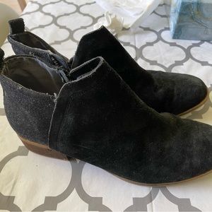 Toms booties 7.5 suede